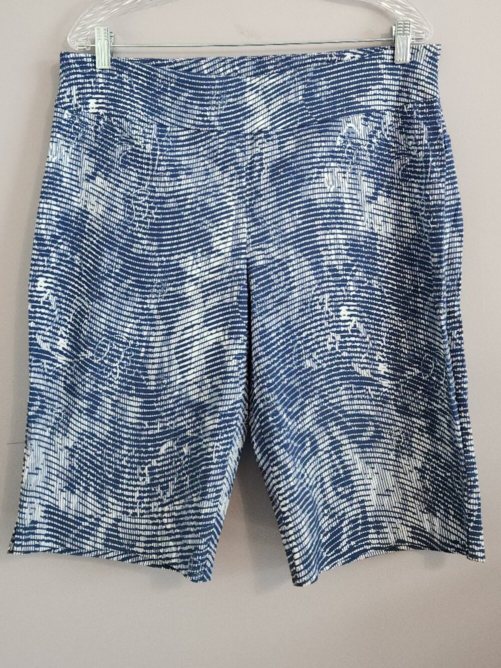 Attyre Blue and White Floral Abstract Pull-On Bermuda Shorts Size 14
